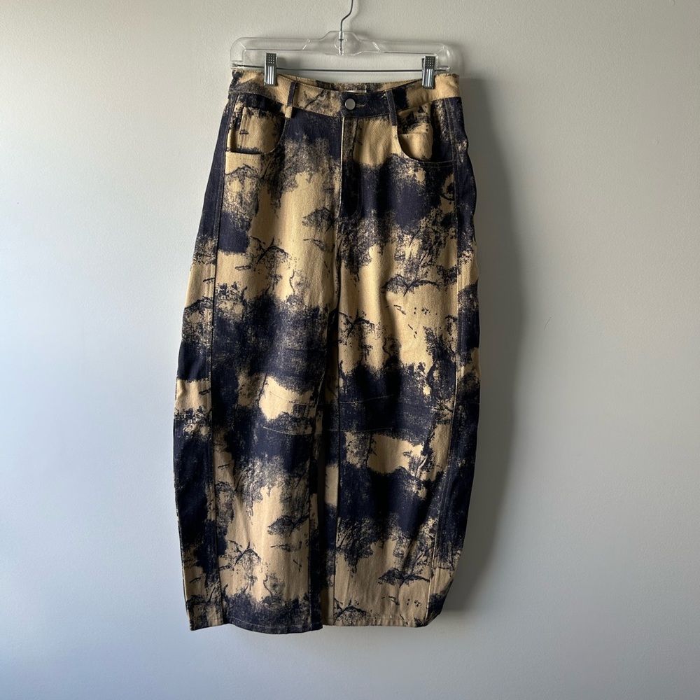 Molly Green tan printed barrel style jean pants